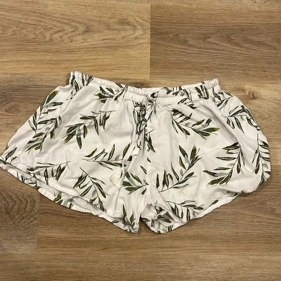 Gorgeous 100% Rayon Piyama Maggie Olive Leaf Pajama Shorts Small - Picture 3 of 6